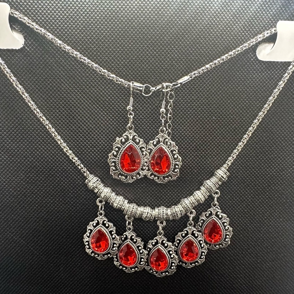 💎❤️STUNNING Vintage Silver Tone & Vermillion Dangle Necklace Earrings 💎❤️ - Picture 4 of 16